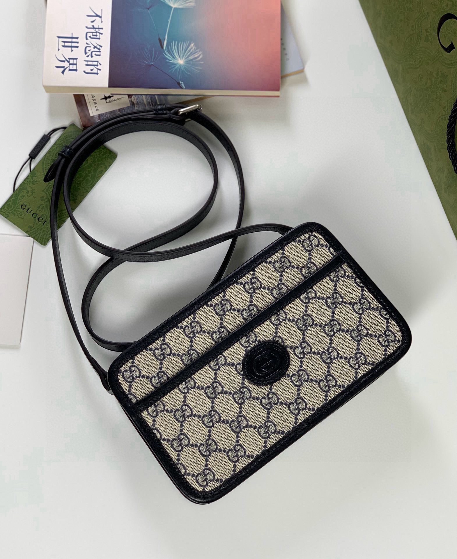 G*u*i camera bag-22.5x14x7cm