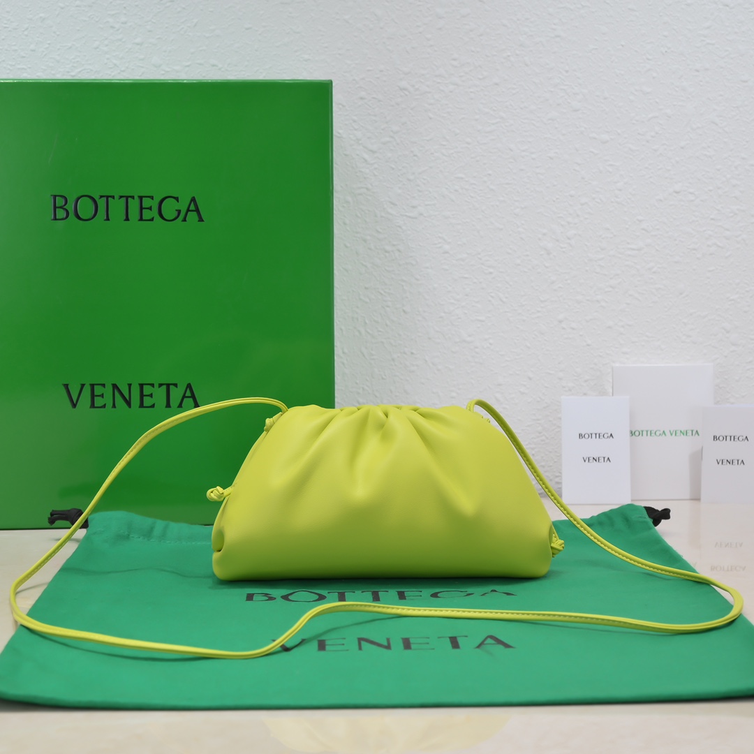 bo*te*ga Ve*ne*ta the pouch bag-22*9cm