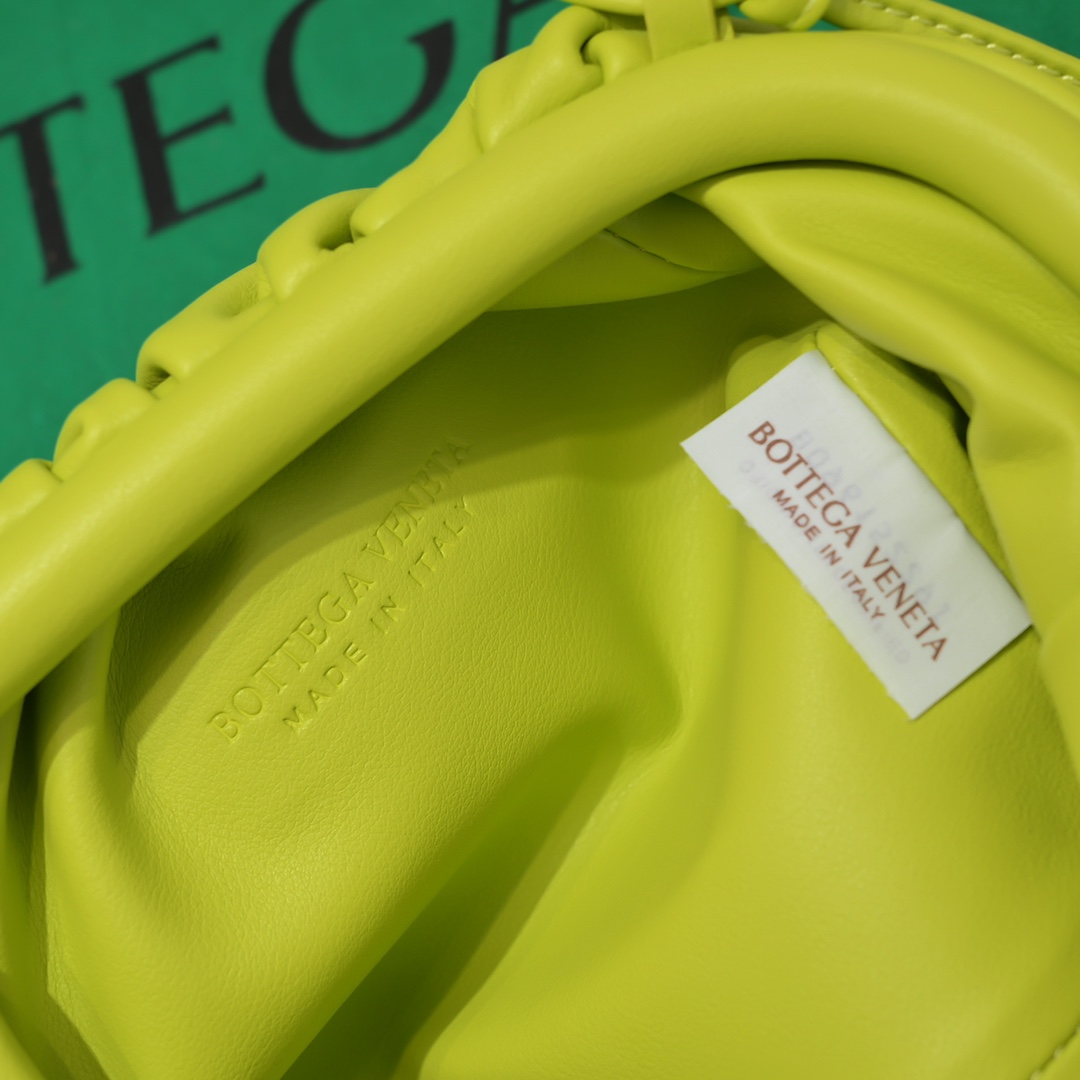 bo*te*ga Ve*ne*ta the pouch bag-22*9cm