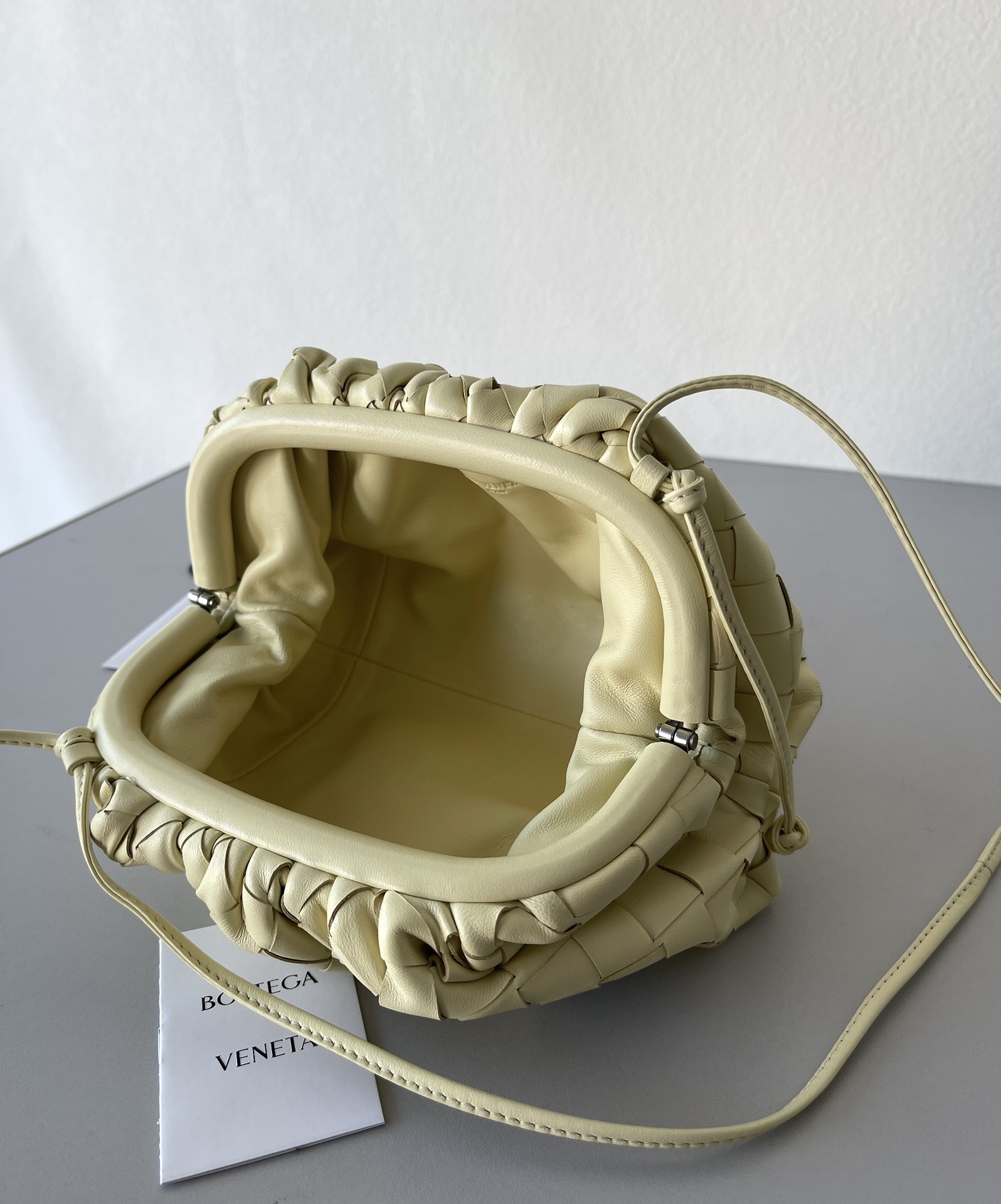 bo*te*ga Ve*ne*ta the pouch bag-22*9cm