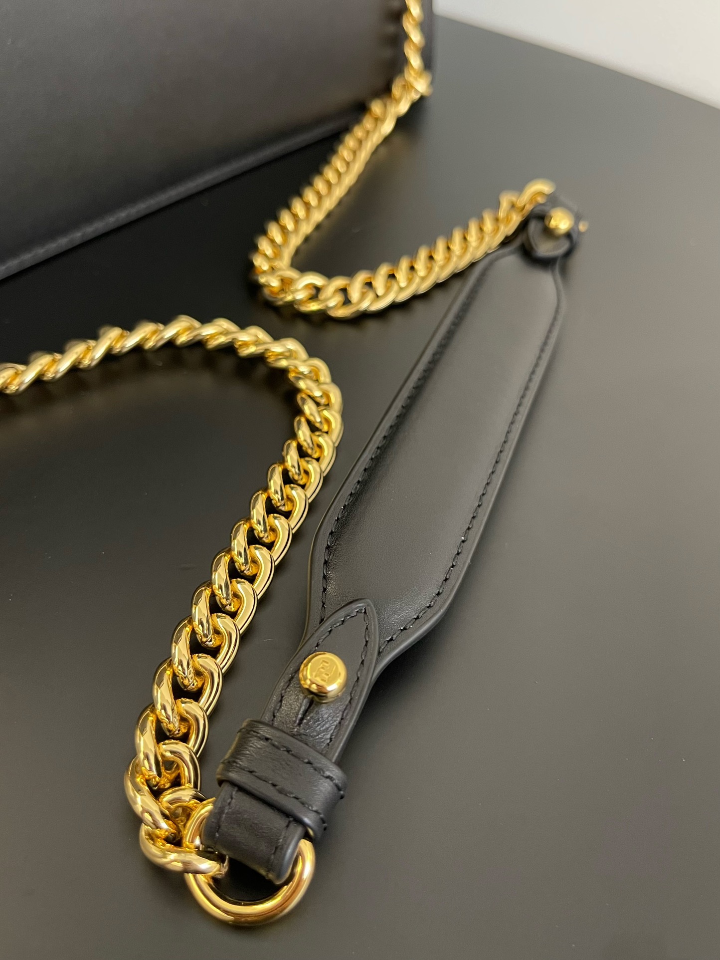 F**di kan u-25x17x10cm