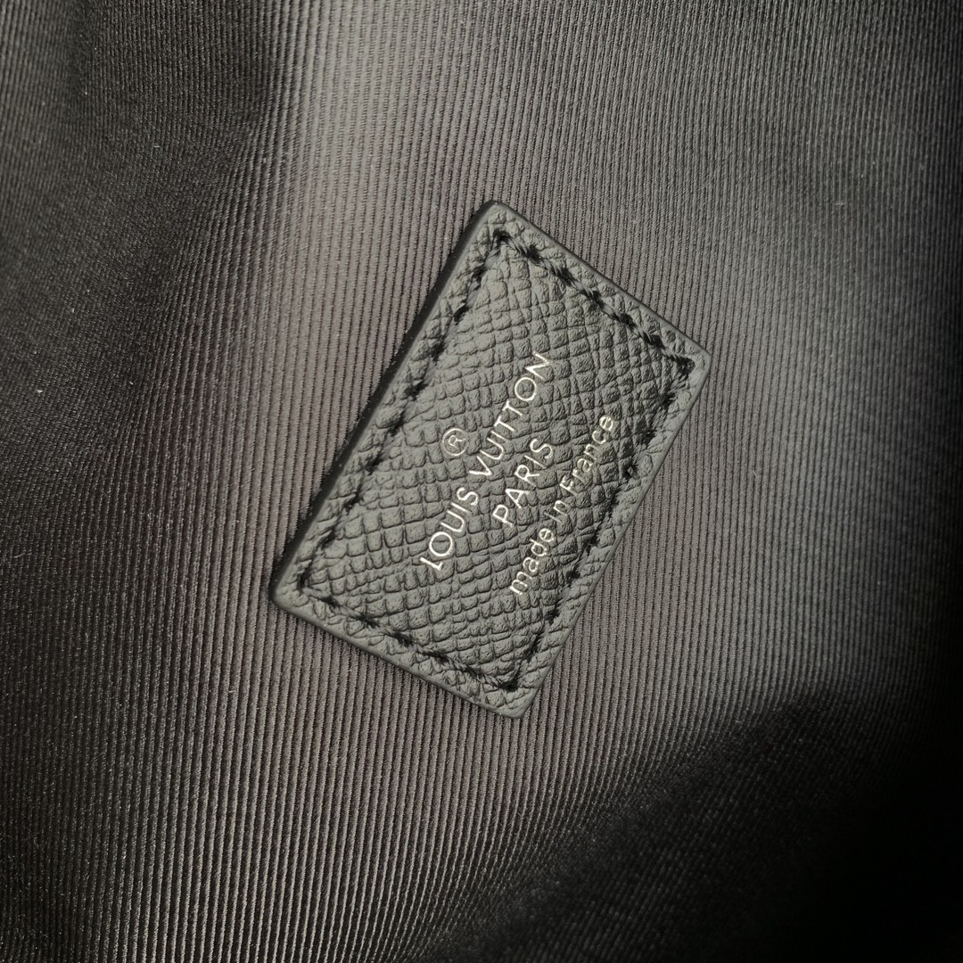 l0*is V*t0n discovery backpsck-m31033-29*38*20cm