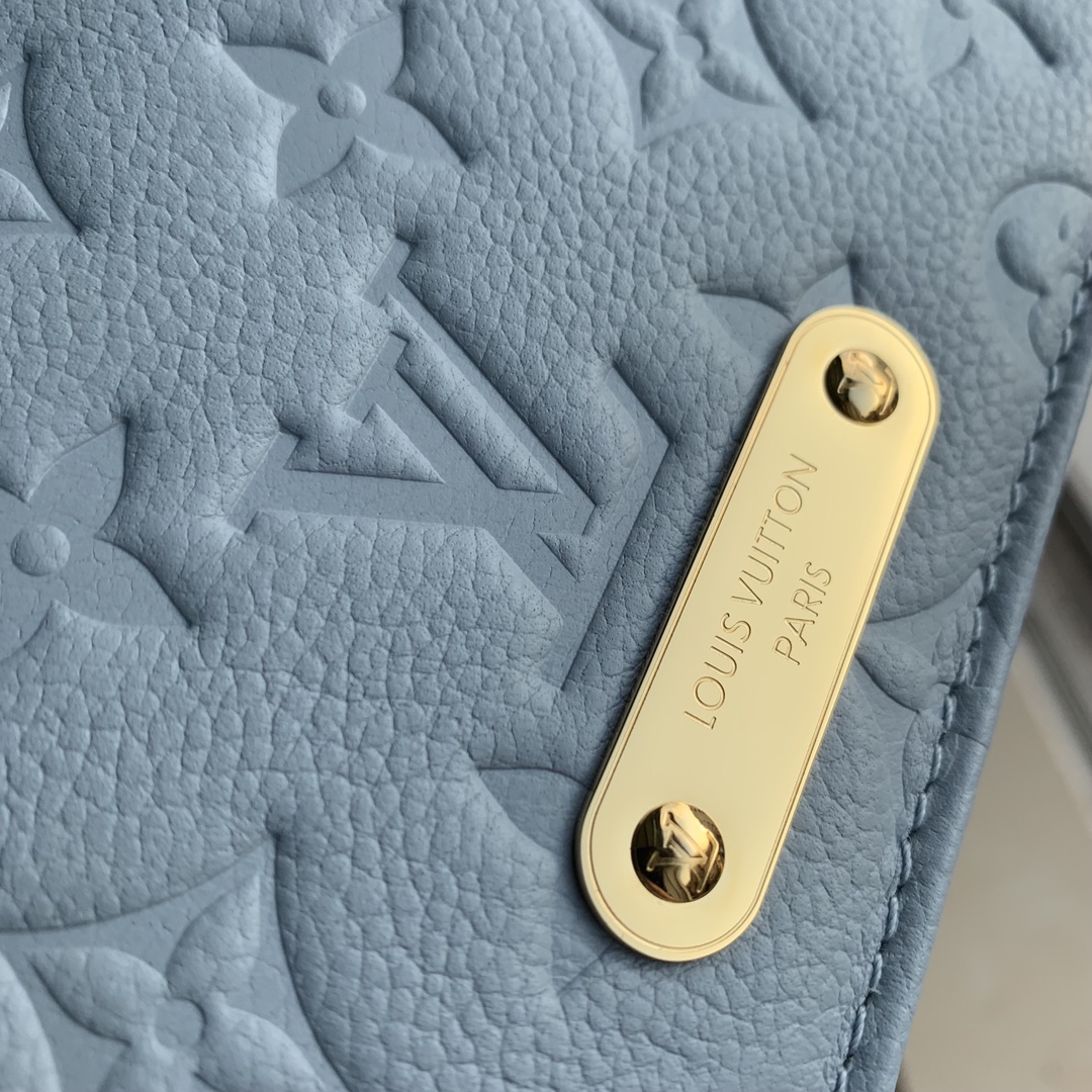 l0*is V*t0n wallet on chain metis-m83233 -22*15*5.5cm