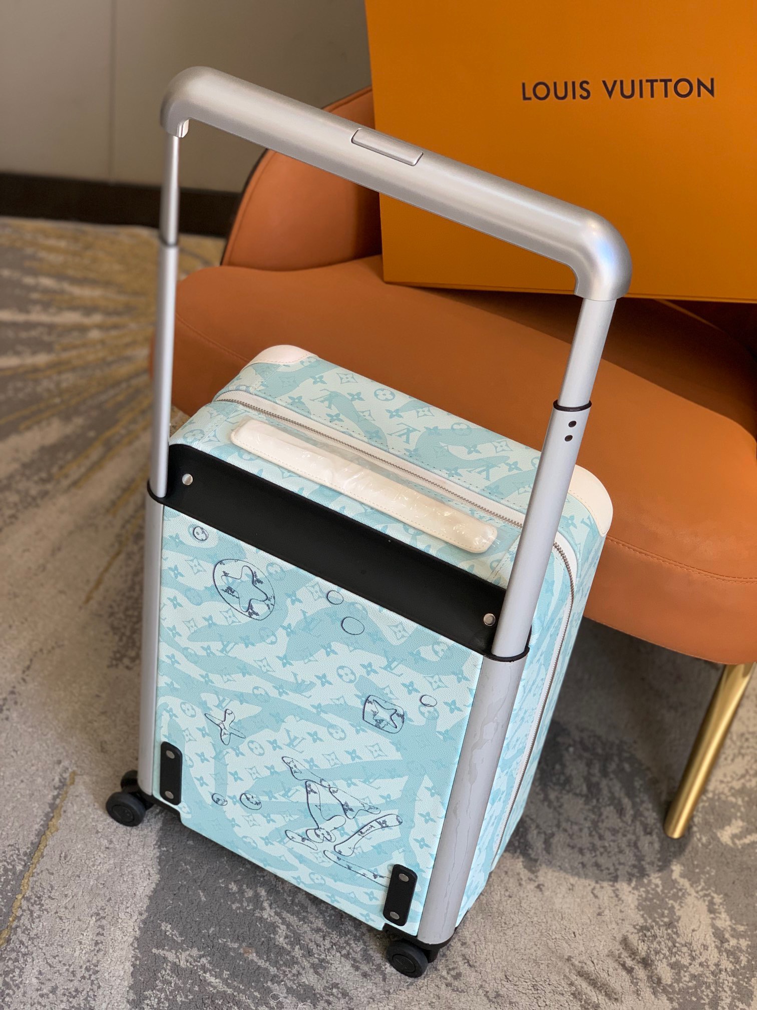 l0*is V*t0n horizon 55-‭38*55*21cm