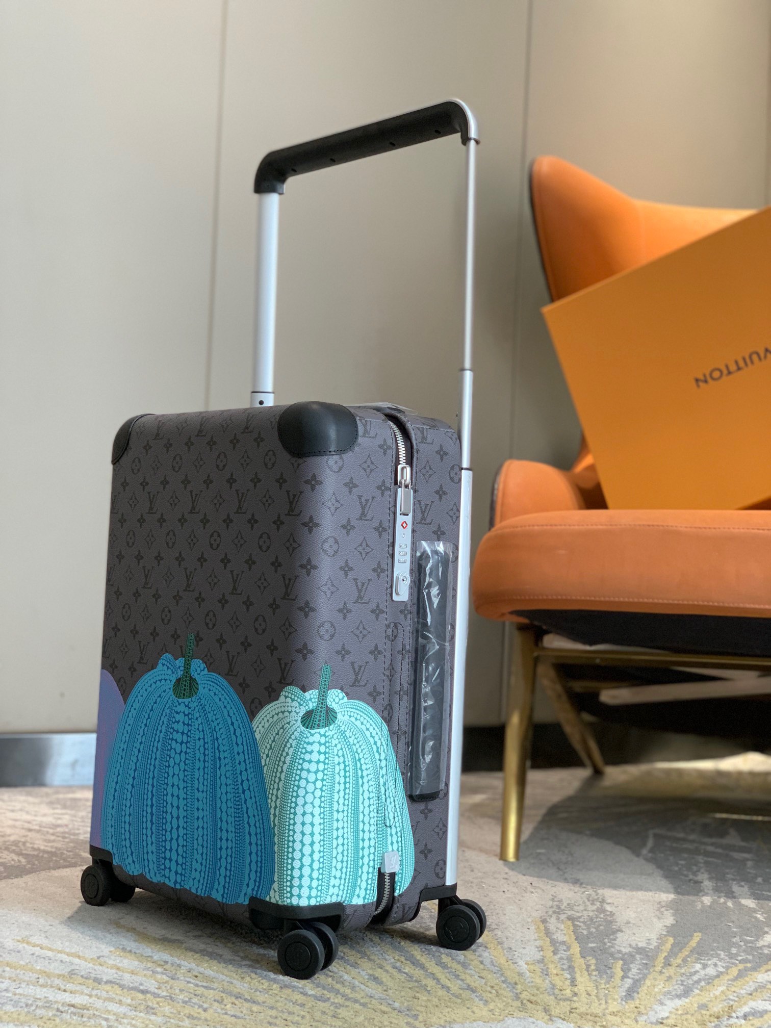 l0*is V*t0n horizon 55-‭38*55*21cm