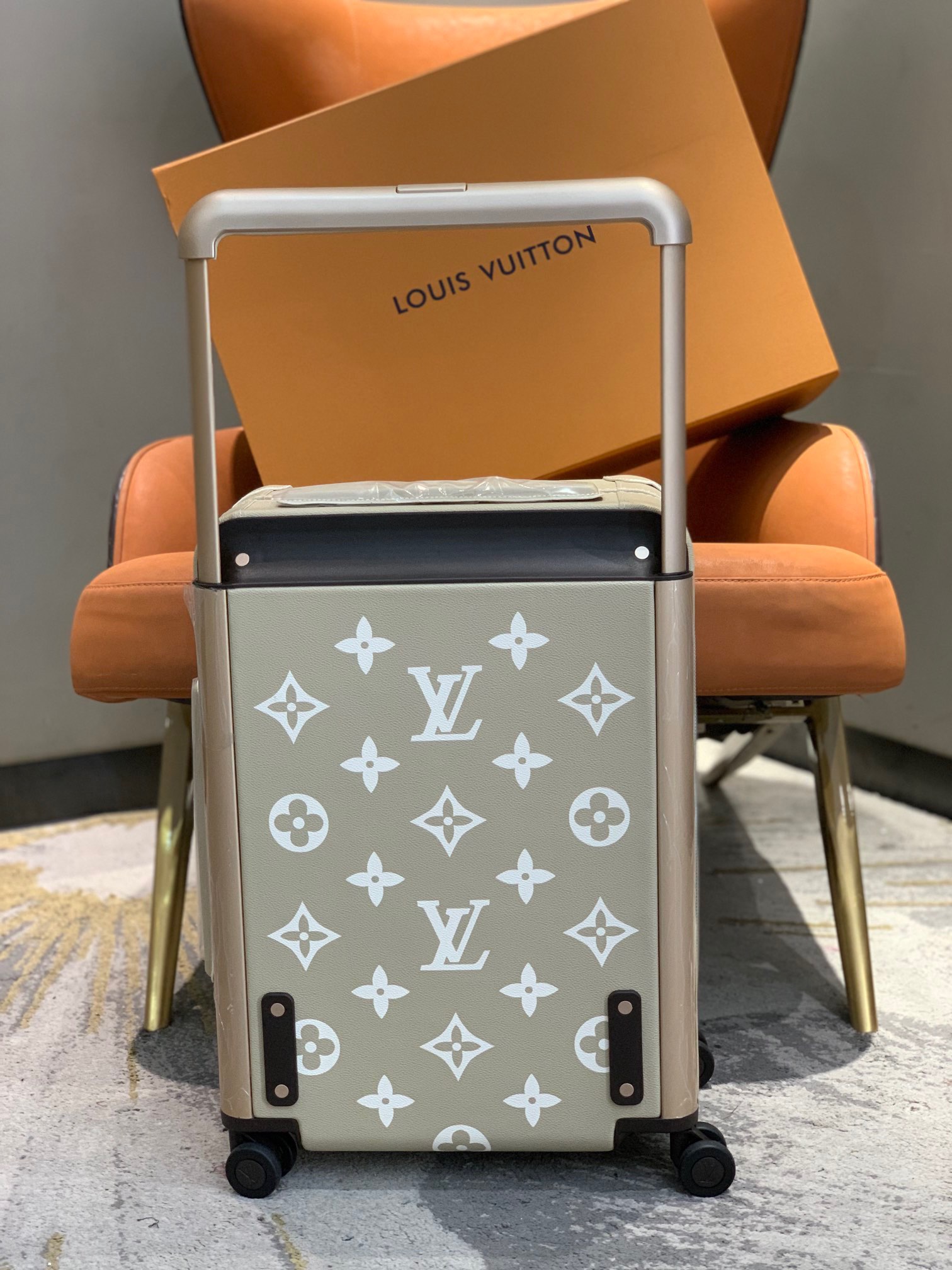 l0*is V*t0n horizon 55-‭38*55*21cm