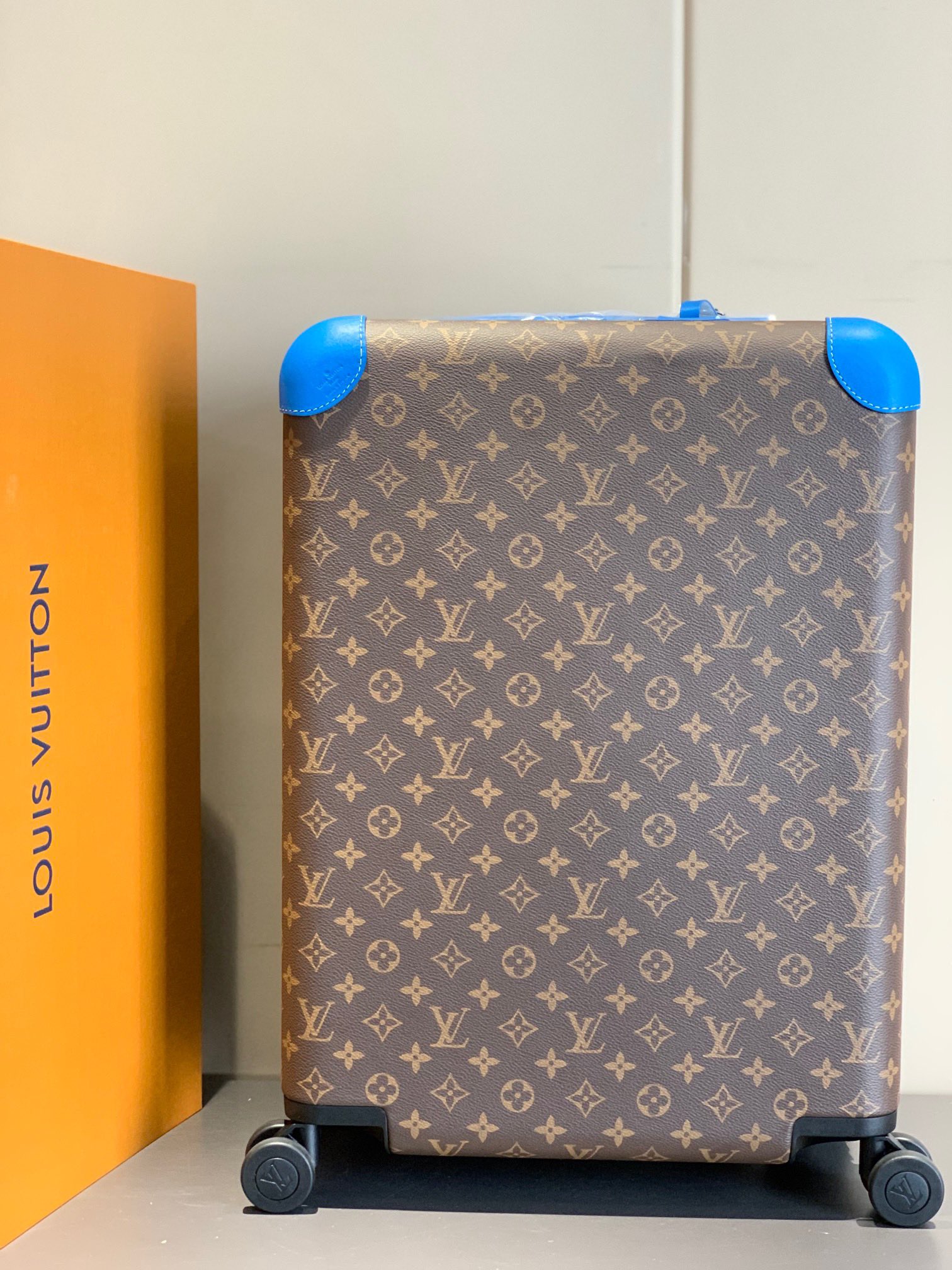 l0*is V*t0n horizon 55-‭38*55*21cm