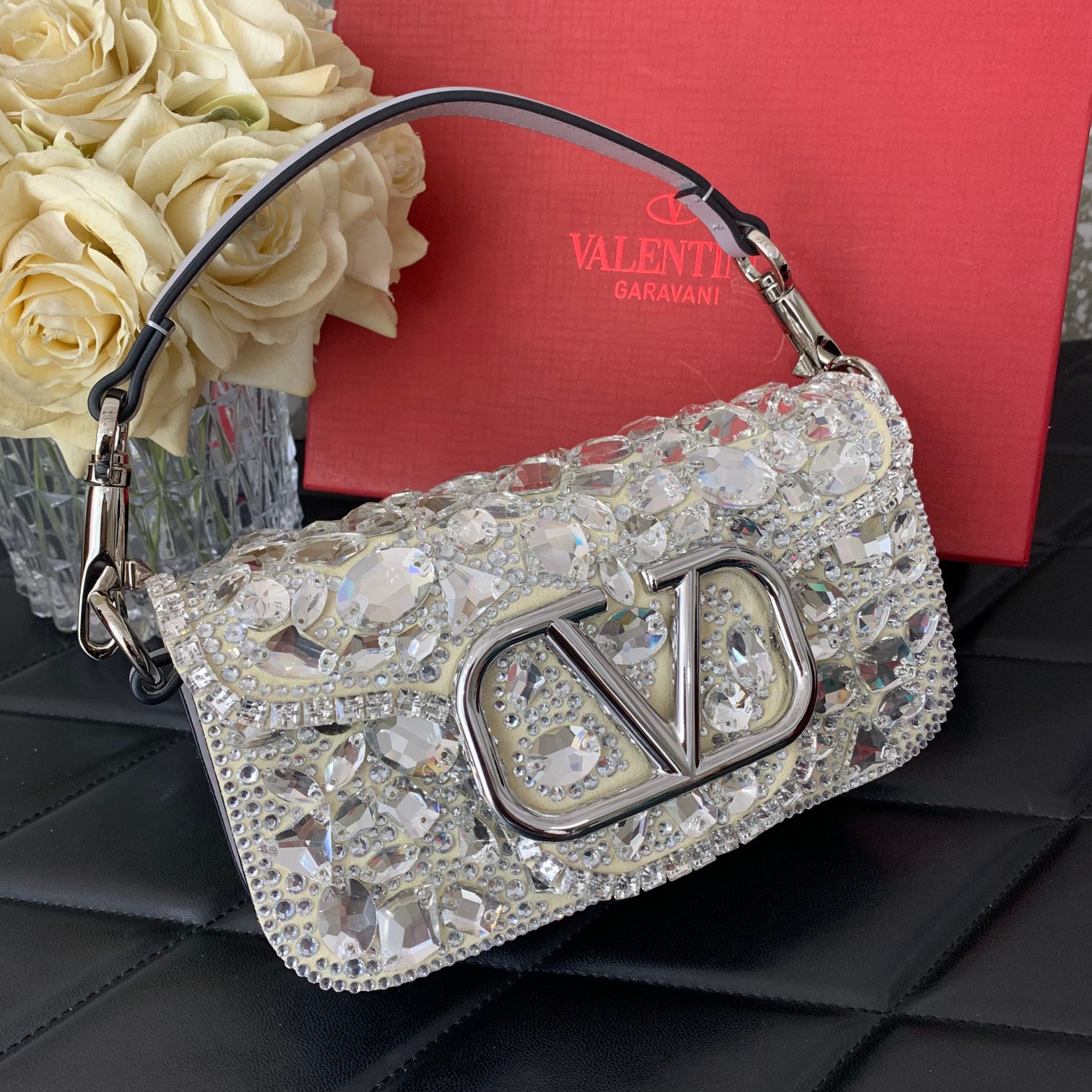 Valentino Garavani Mini Loco Bag-20*11*5CM