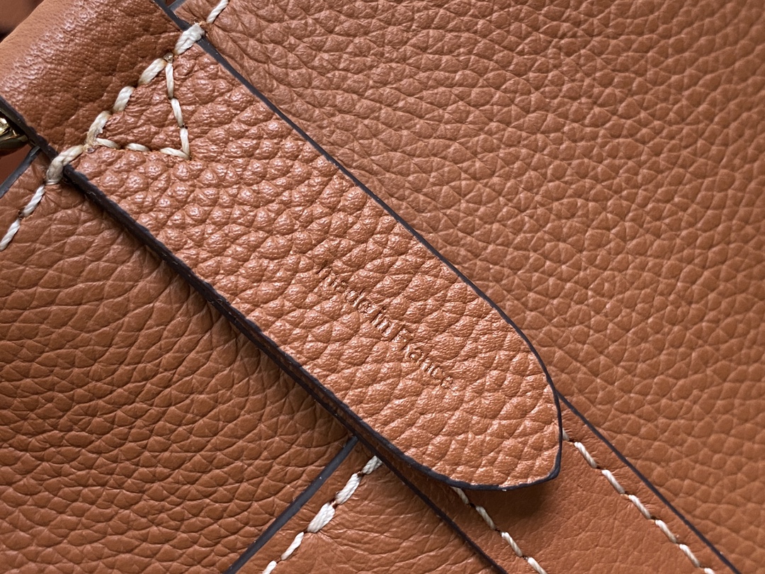 l0*is V*t0n lock and walk handlebag-m24006-20*20.5*12cm