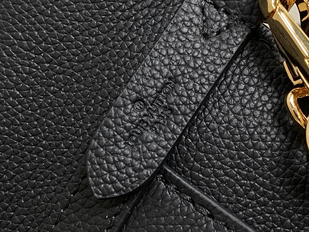 l0*is V*t0n lock and walk handlebag-m24006-20*20.5*12cm