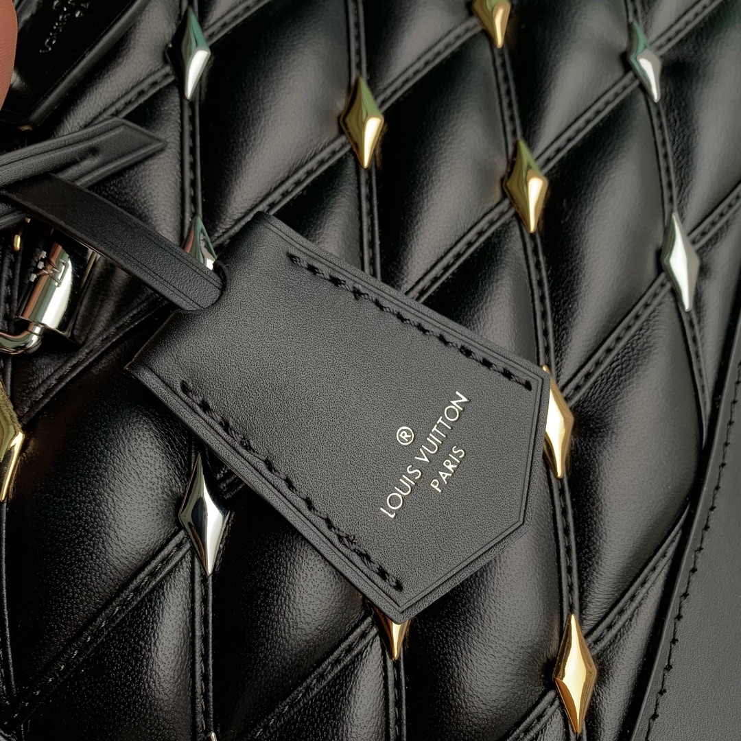 l0*is V*t0n alma bb m24062-23.5 x 17.5 x 11.5cm