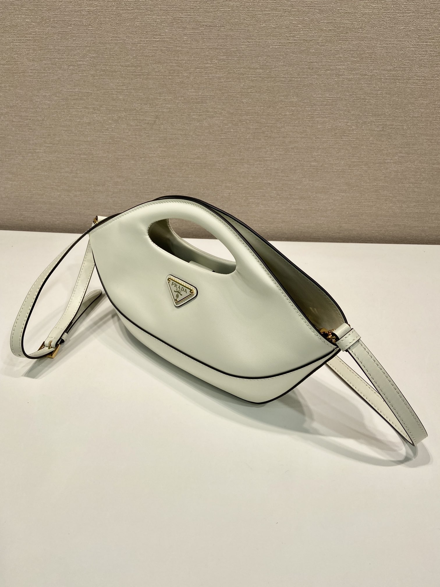 Pra*a crossbody bag 1ba421-30*20*5cm