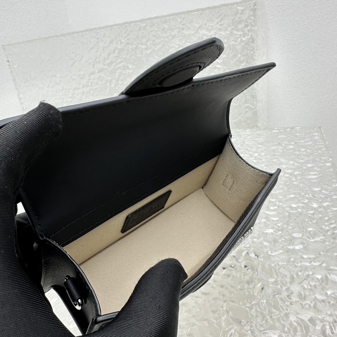 Jacquemus Small Bamnino Bag-18x6x7CM