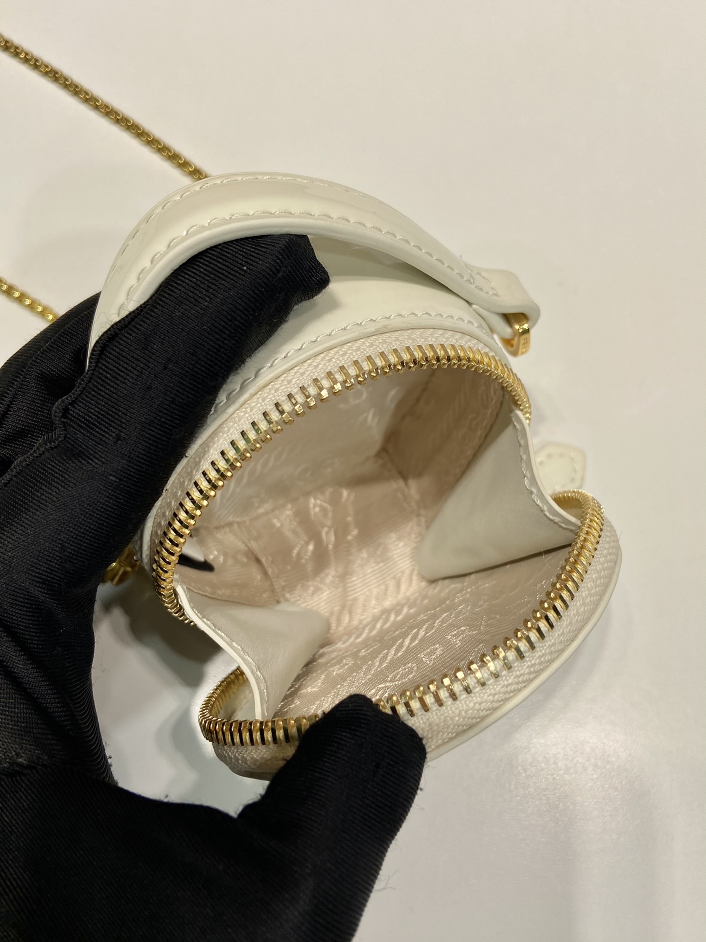 Pra*a 1nr023 mini round bag-8*8*3.5cm