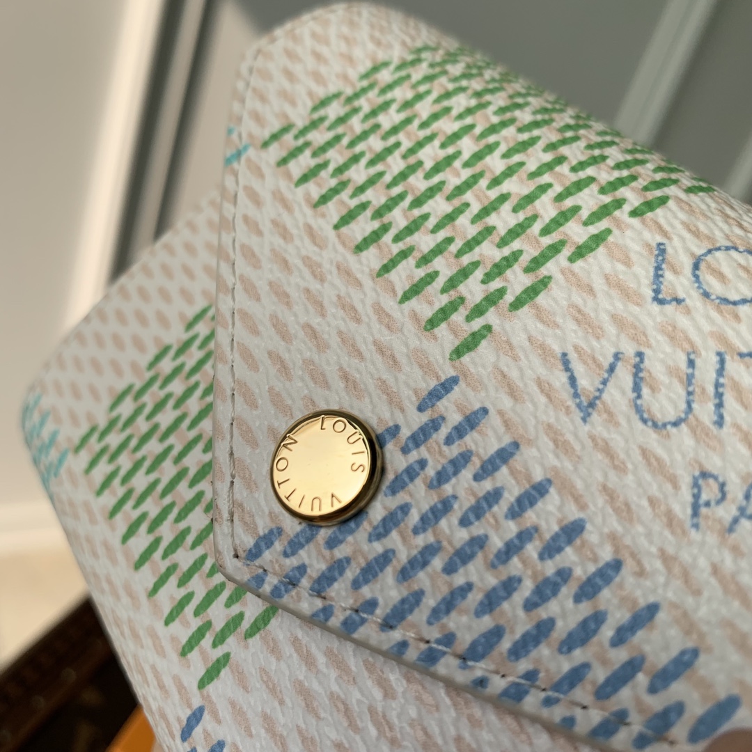 l0*is V*t0n wallet-n40750-12x9.5 x1.5cm