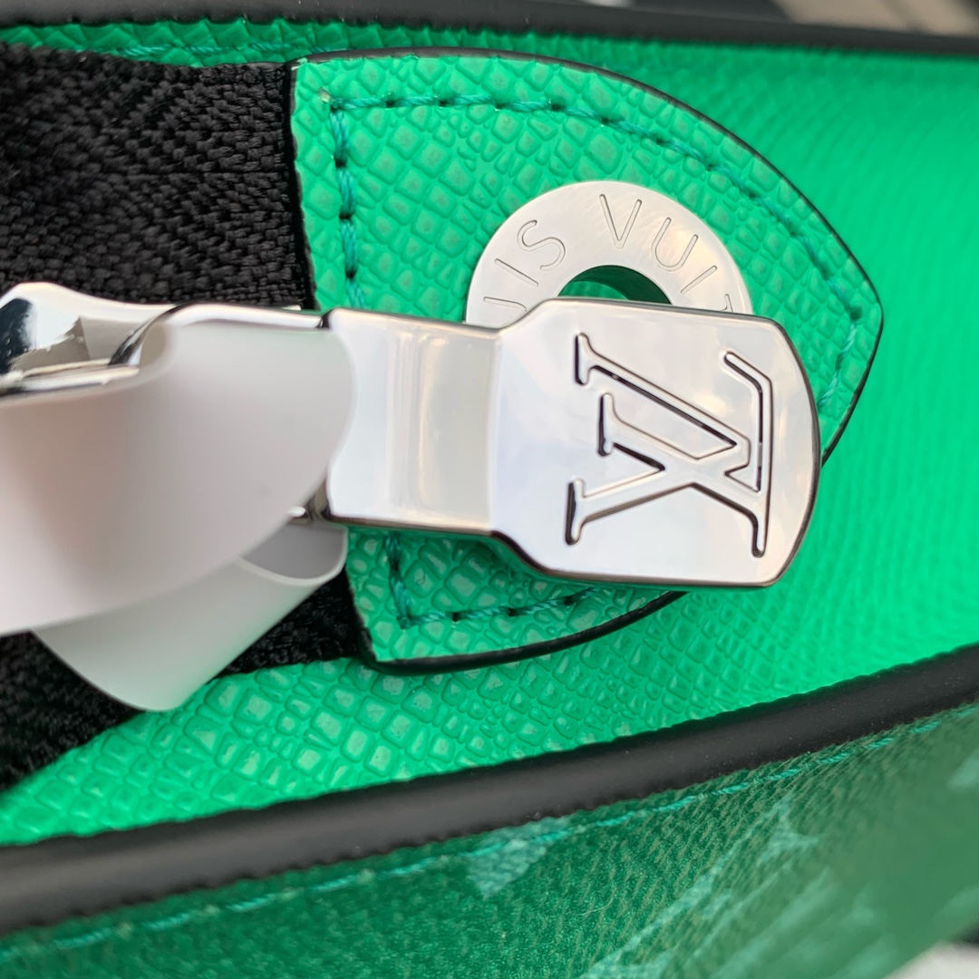 l0*is V*t0n pochette accessoires-26x20cm