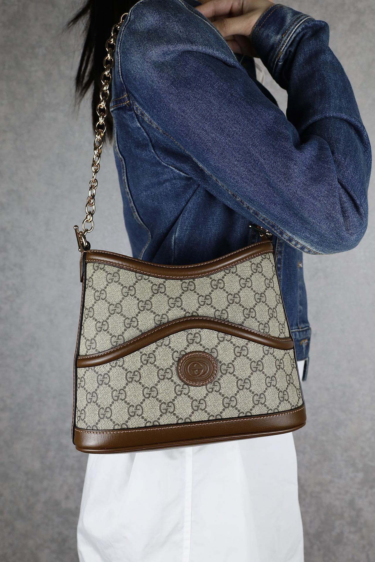 g*u*i retro gg S*p*e bucket-24.5*20*8cm