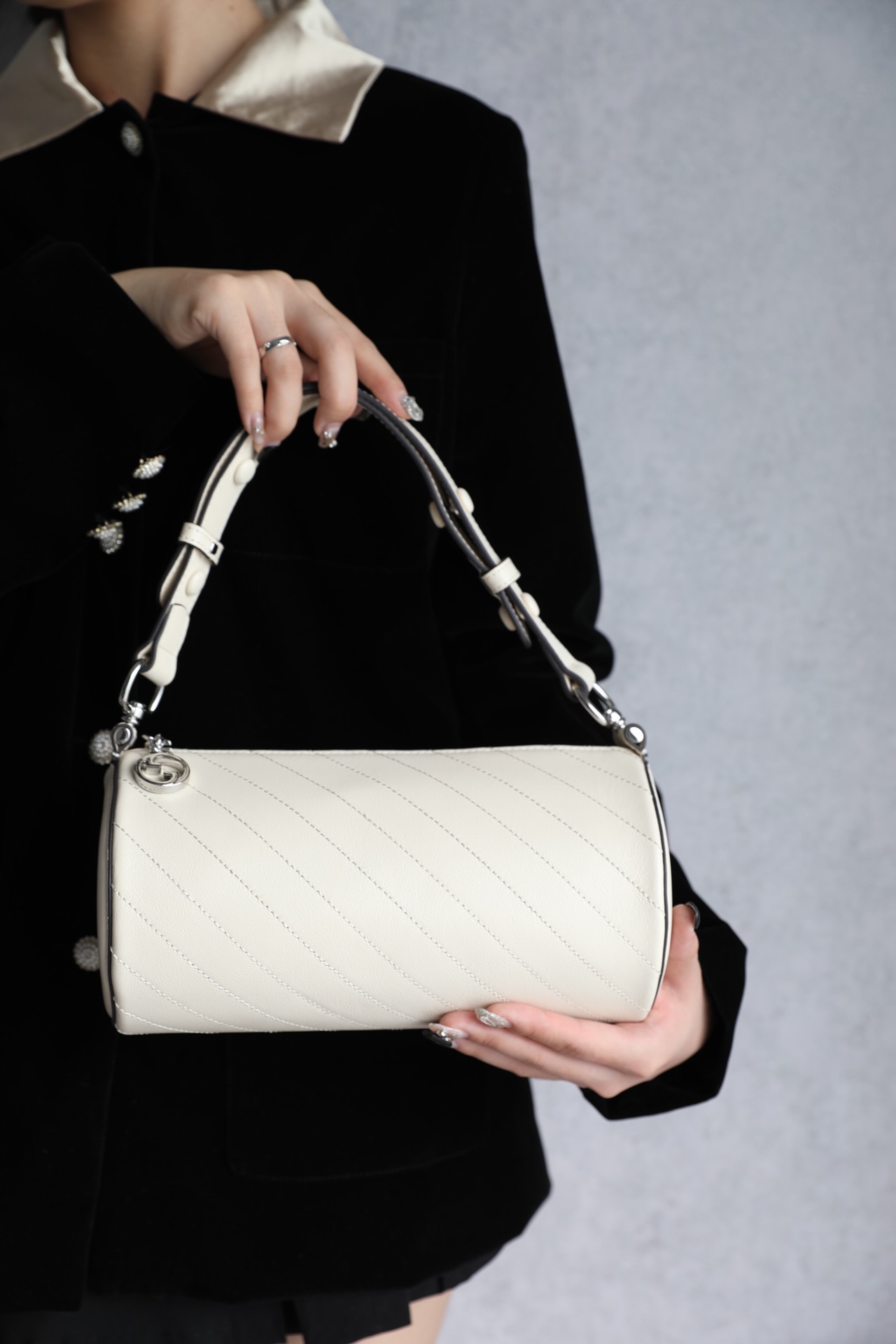 G*u*i blondie shoulder bag-13*25*12cm