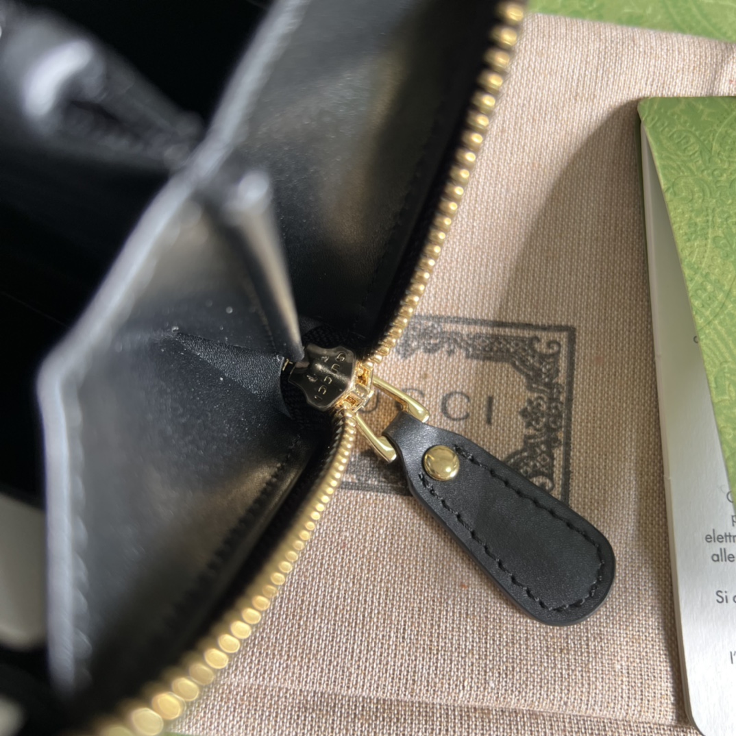 G*u*i wallet-19*10*2cm