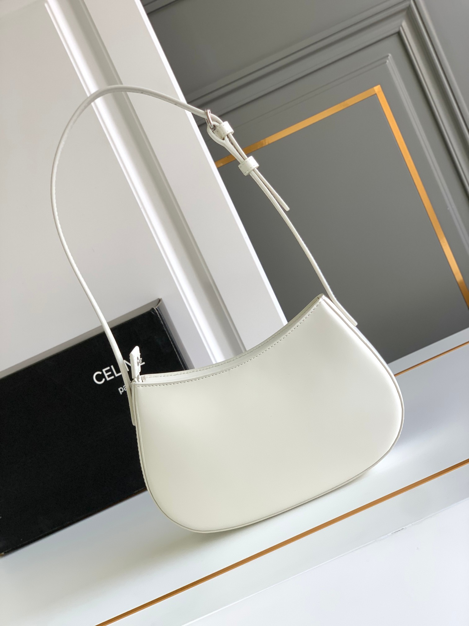 Ce**e tilly hobo bag-22 x 13.5 x 4cm