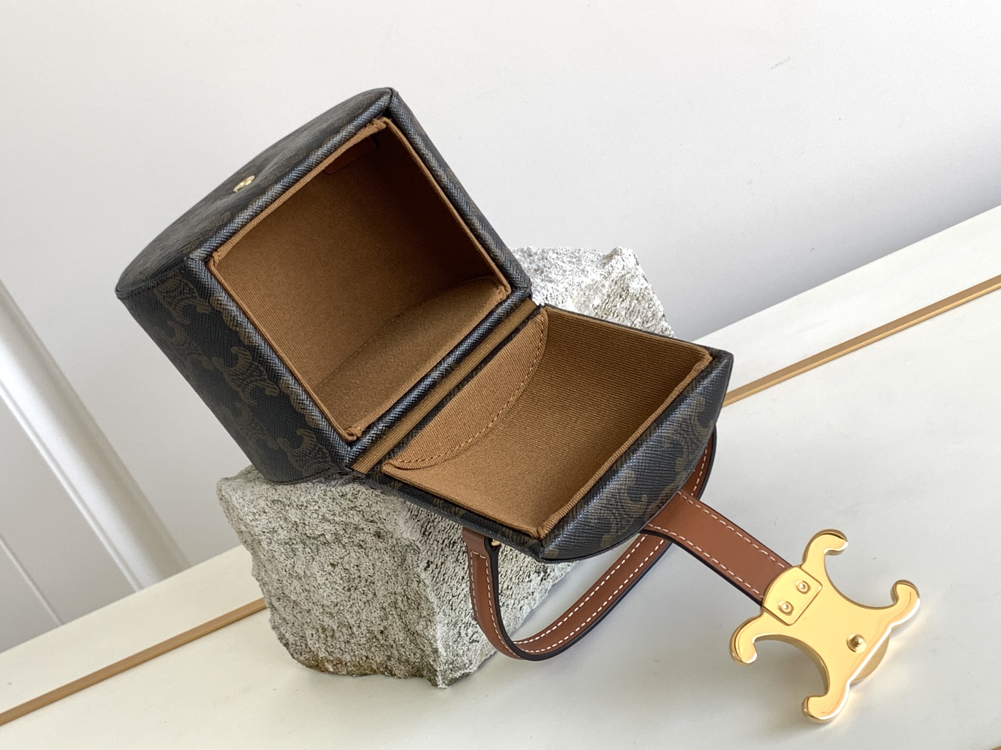 Ce**e round box triomphe bag-12x12x9cm