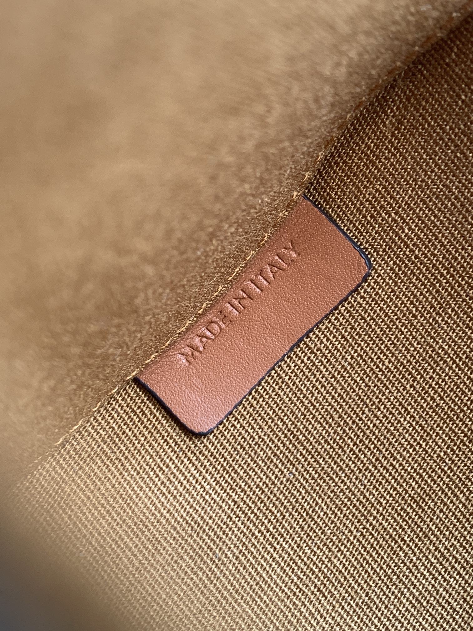 Ce**e round box triomphe bag-12x12x9cm