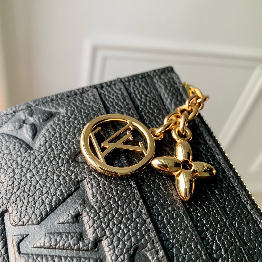 l0*is V*t0n wallet-10 x 8.5 x 0.4 cm