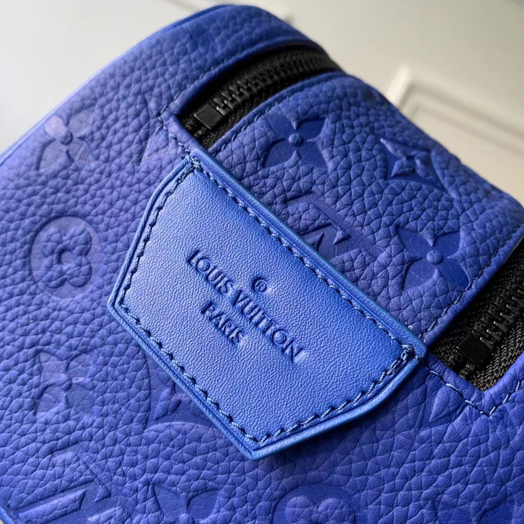 l0*is V*t0n locker dopp kit pouch -28 x 15 x 16.5cm