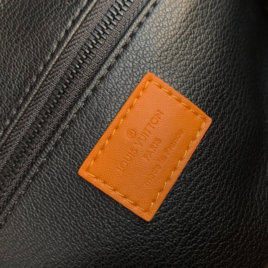 l0*is V*t0n locker dopp kit pouch -28 x 15 x 16.5cm