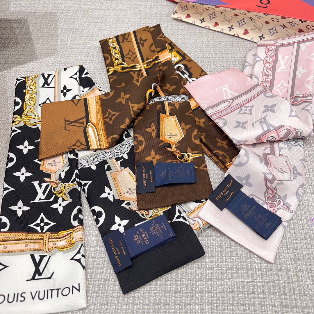 l0*is V*t0n hair band