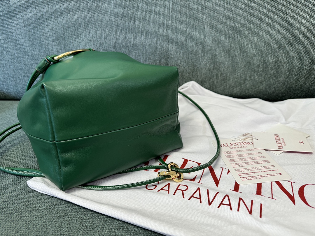 Valentino Garavani Vlogo Pouf Bag-23x19x14CM