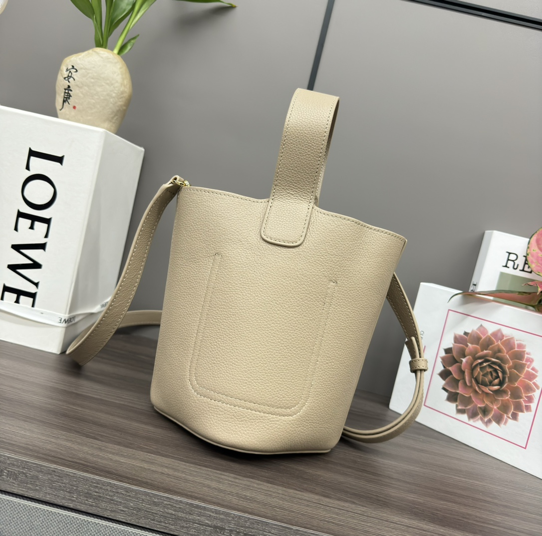 L0ew* mini pebble bucket bag-16*16*19.5cm