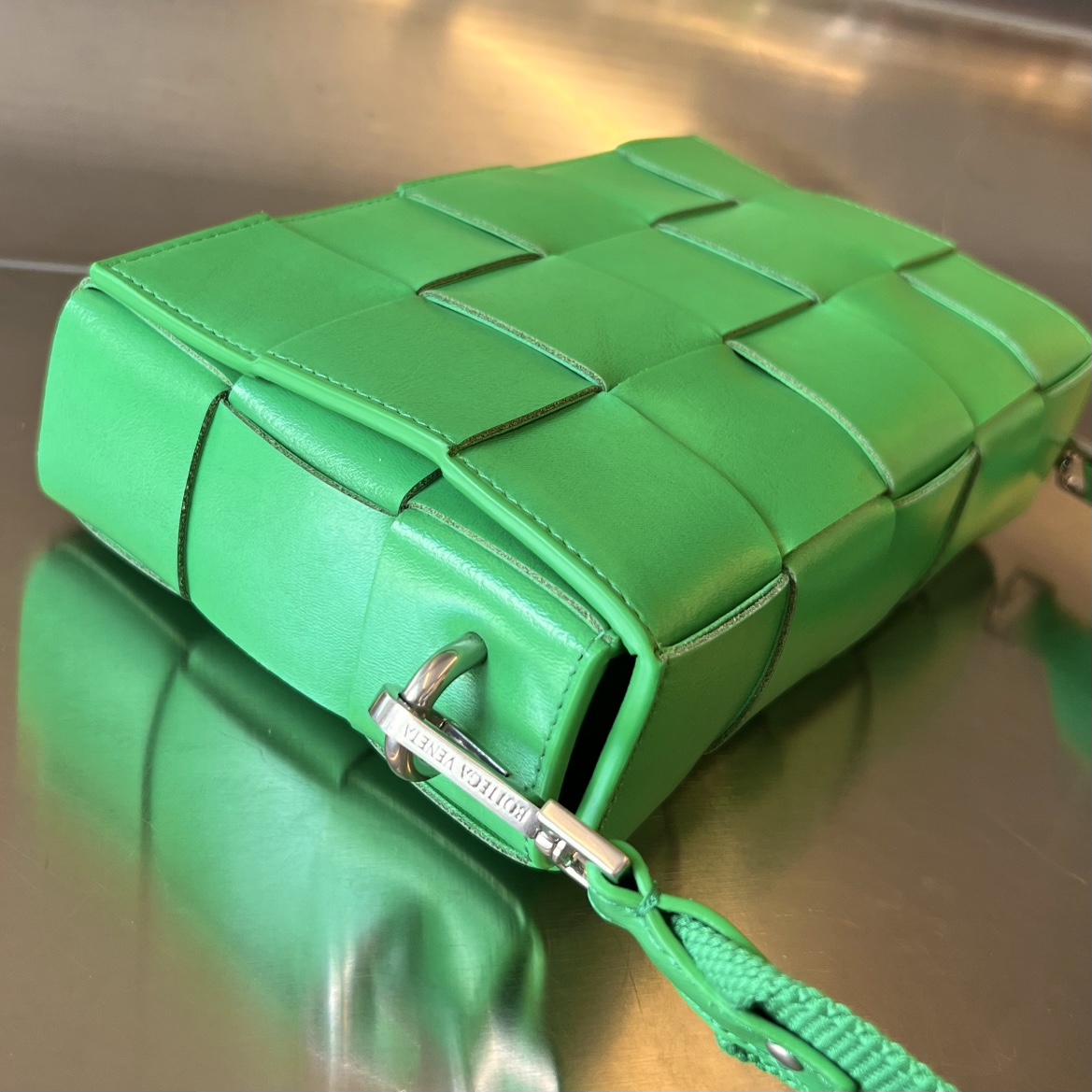 bo*te*ga Ve*ne*ta crossbody bag-23x15x5cm