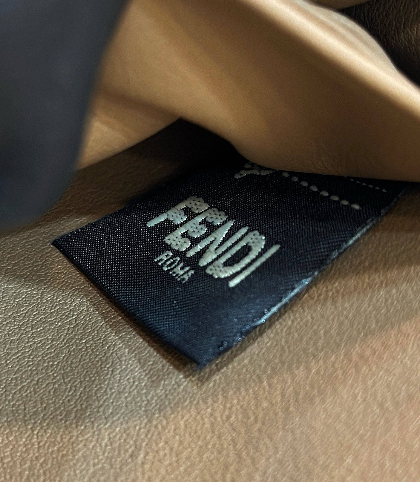 F**di baguette bag-21/5/11.5cm