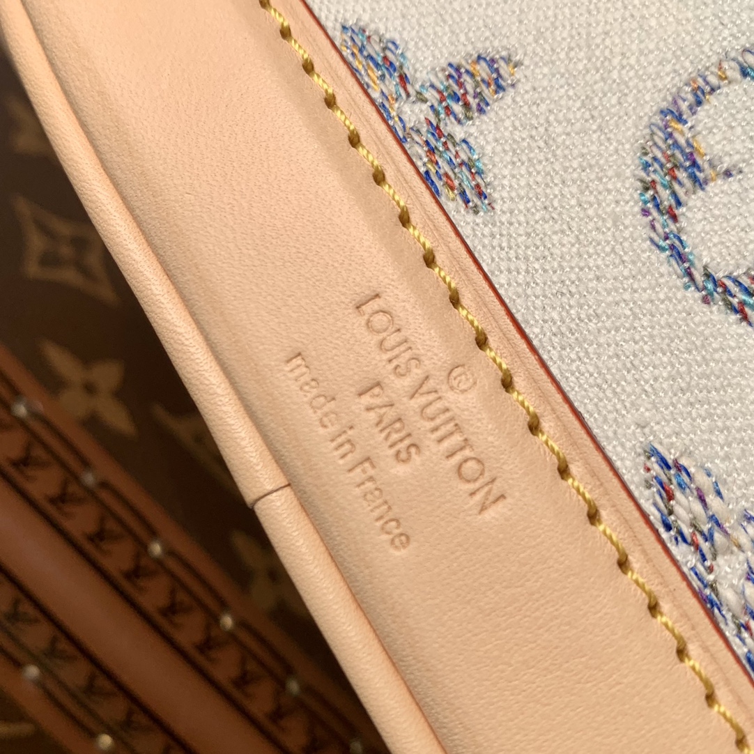 l0*is V*t0n nano noé-13 x 16 x 10cm