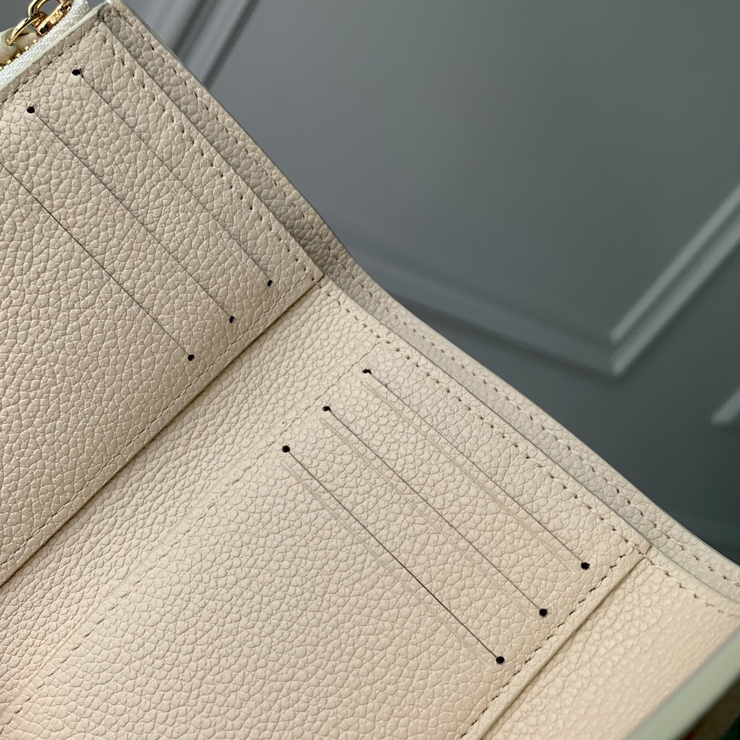 l0*is V*t0n m83507 wallet-4.3 x 3.5 x 1.2cm