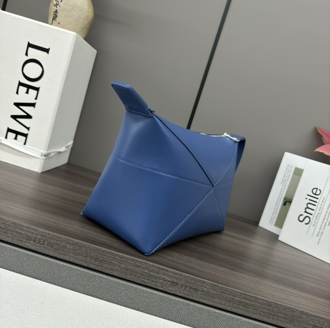 L0ew* pouch-22.7*12*15.5cm