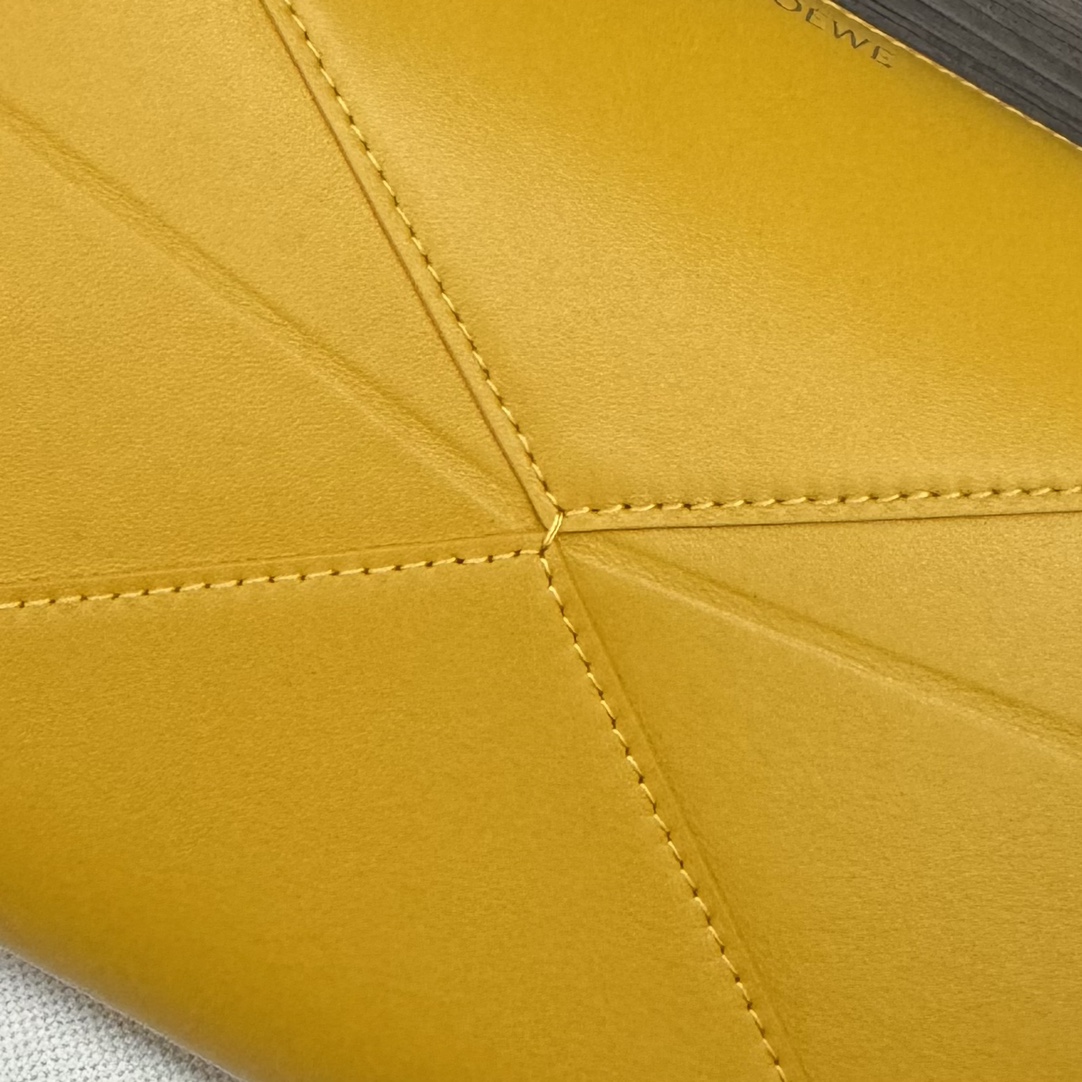 L0ew* pouch-22.7*12*15.5cm