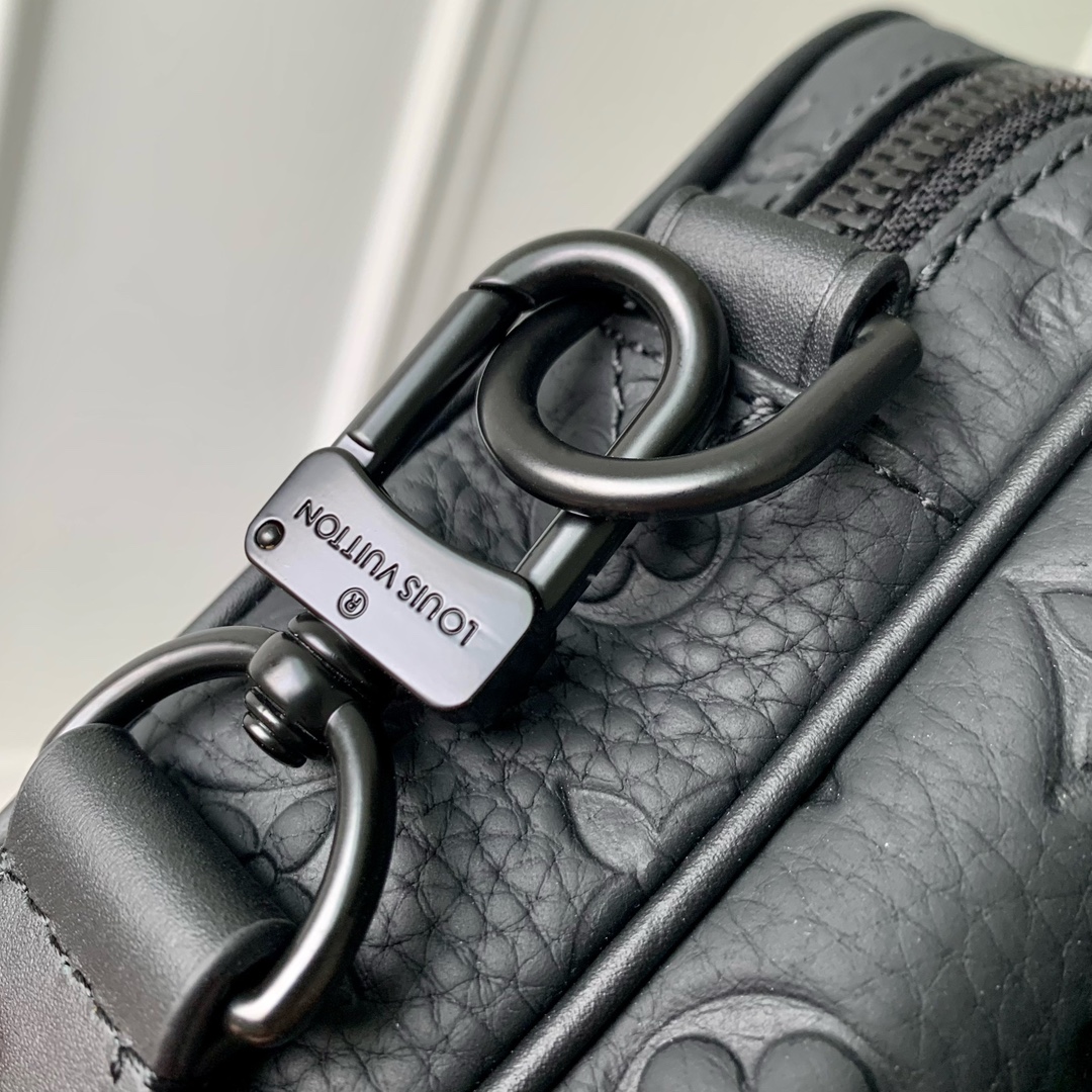 l0*is V*t0nsteamer bag-24*17*5cm