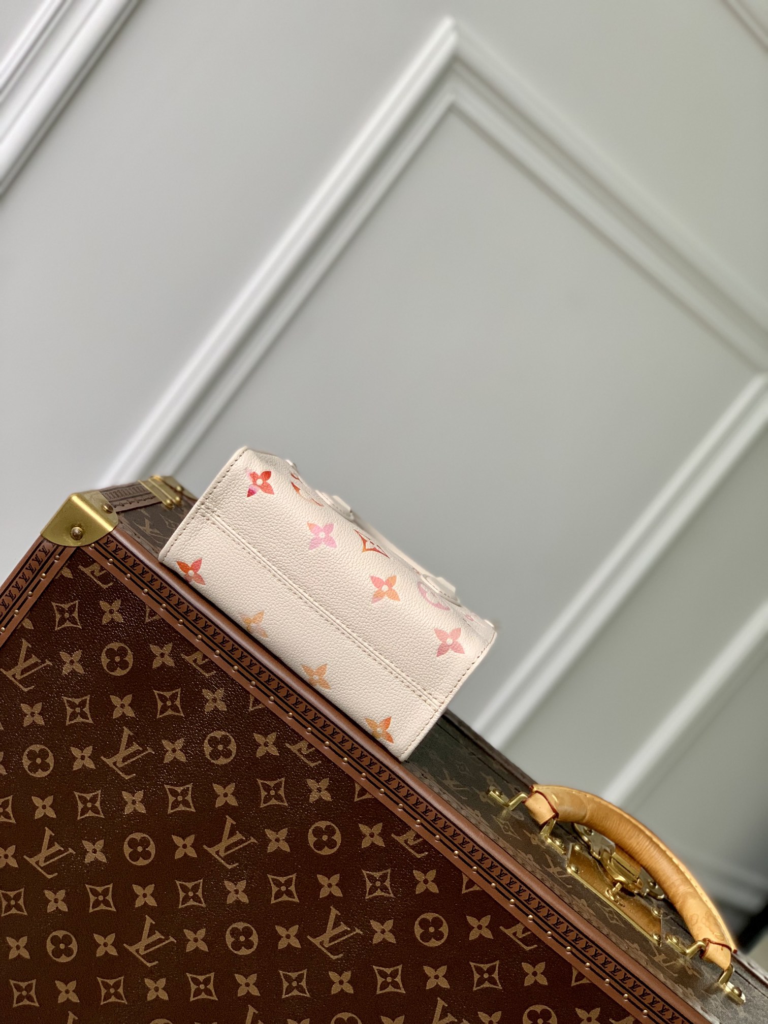 l0*is V*t0n onthego bb handbag-18*15*8.5cm