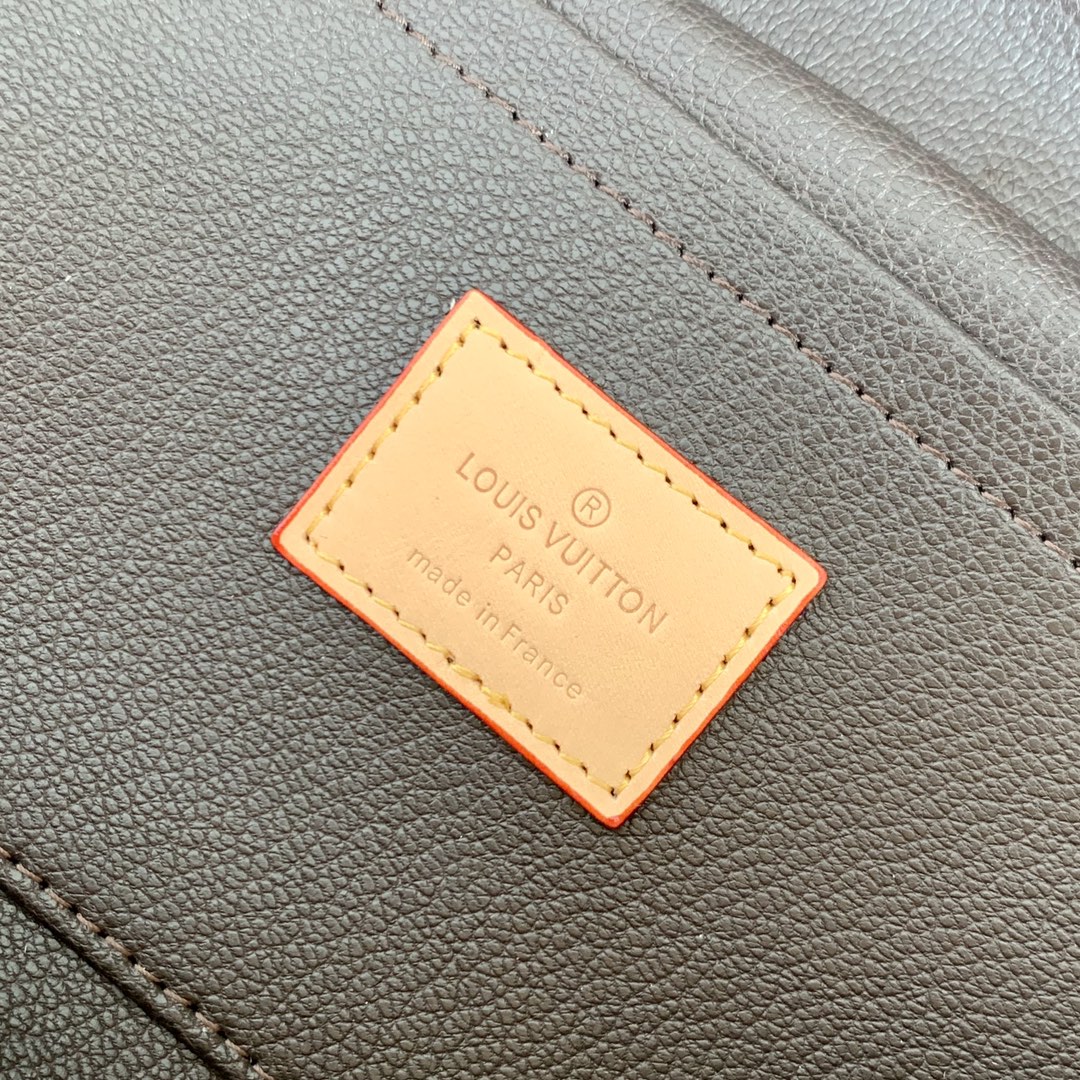 l0*is V*t0n locker dopp kit pouch -23 x 13 x 12cm