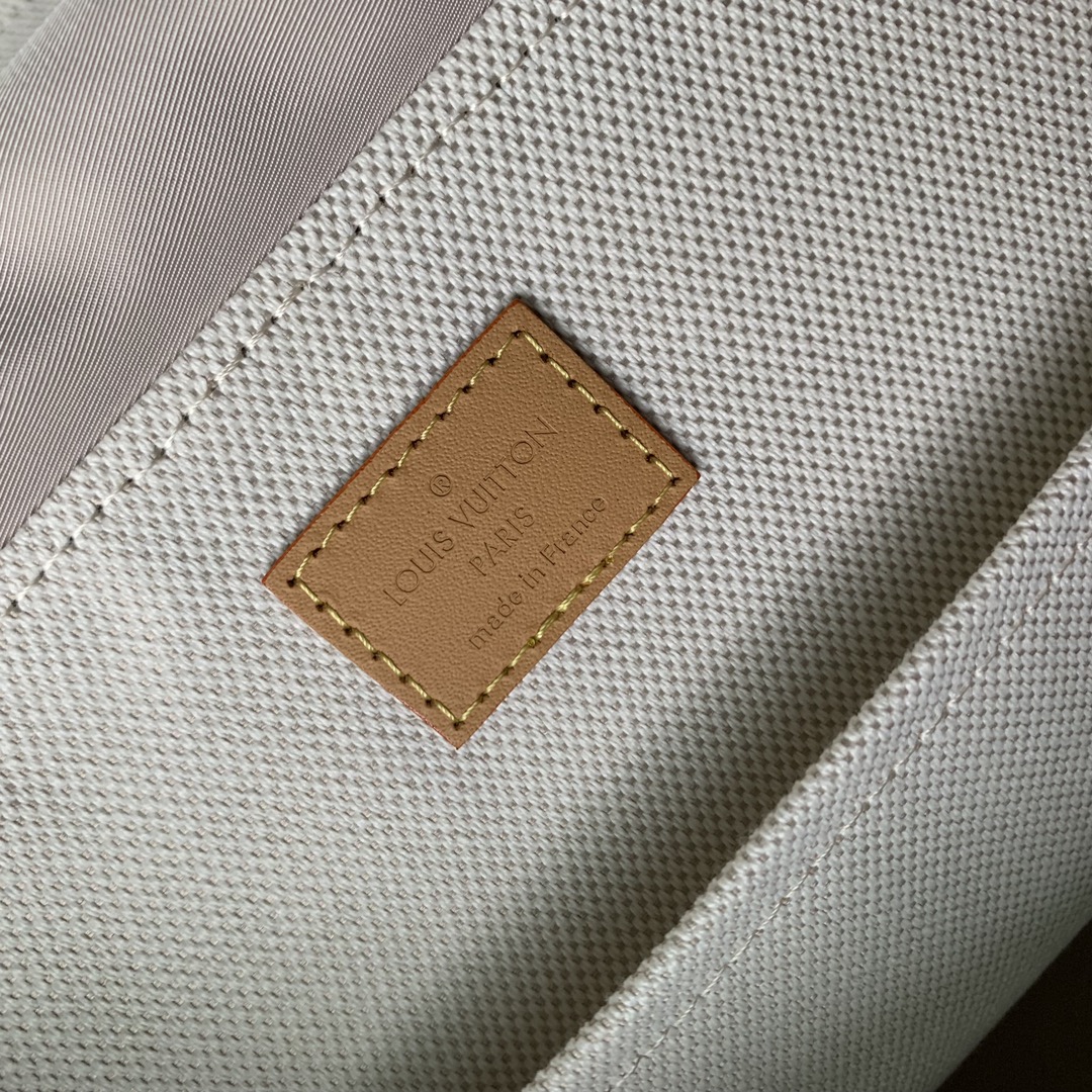 l0*is V*t0n montsouris backpack-32 x 40 x 19cm