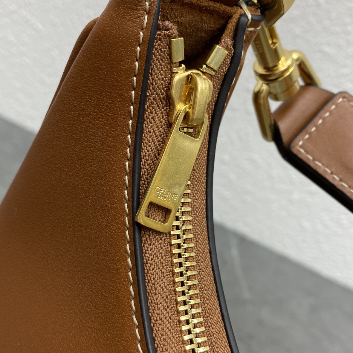 Ce**e brown leather ava hobo-24×13×7cm