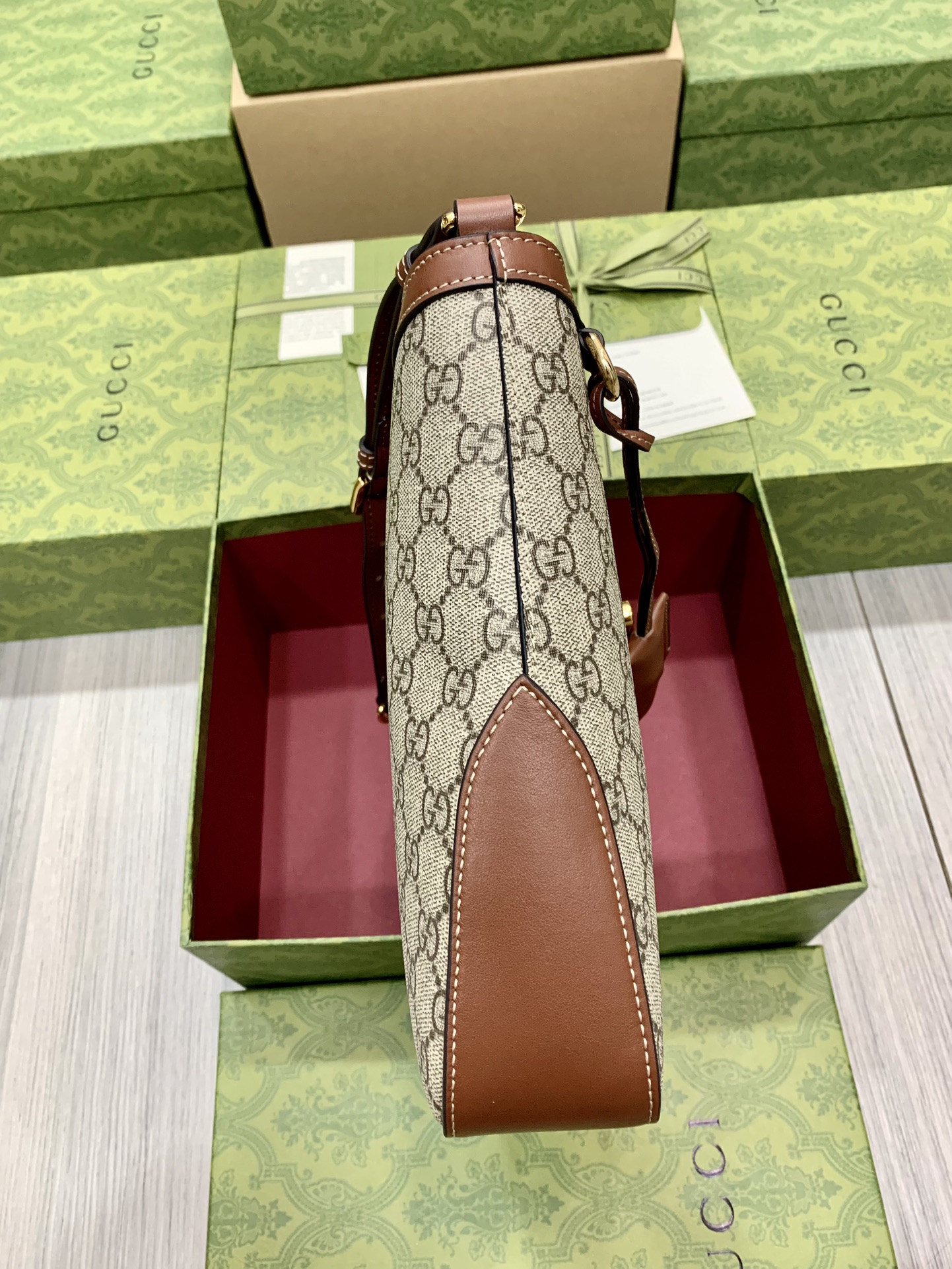 G*u*i padlock bag-32.5x 24x 5.5cm