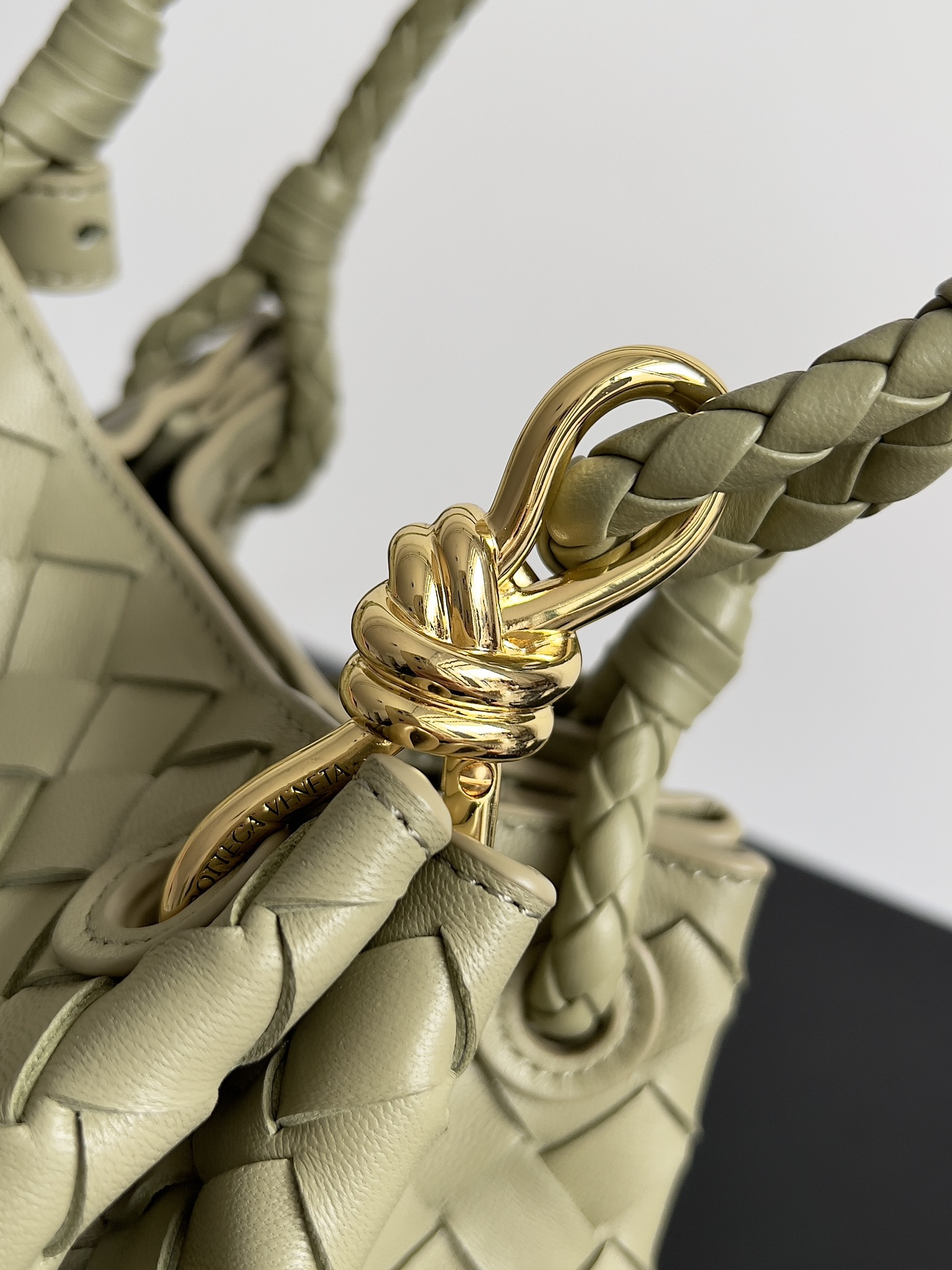 bo*te*ga Ve*ne*ta andiamo parachute tote-21*17*16.5cm