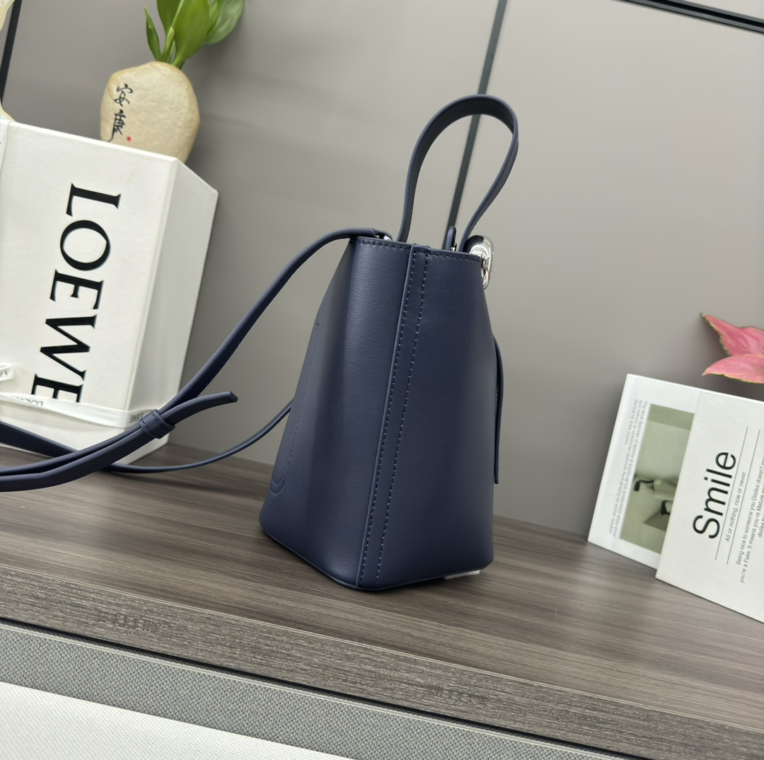 L0ew* mini pebble bucket bag-16*16*19.5cm