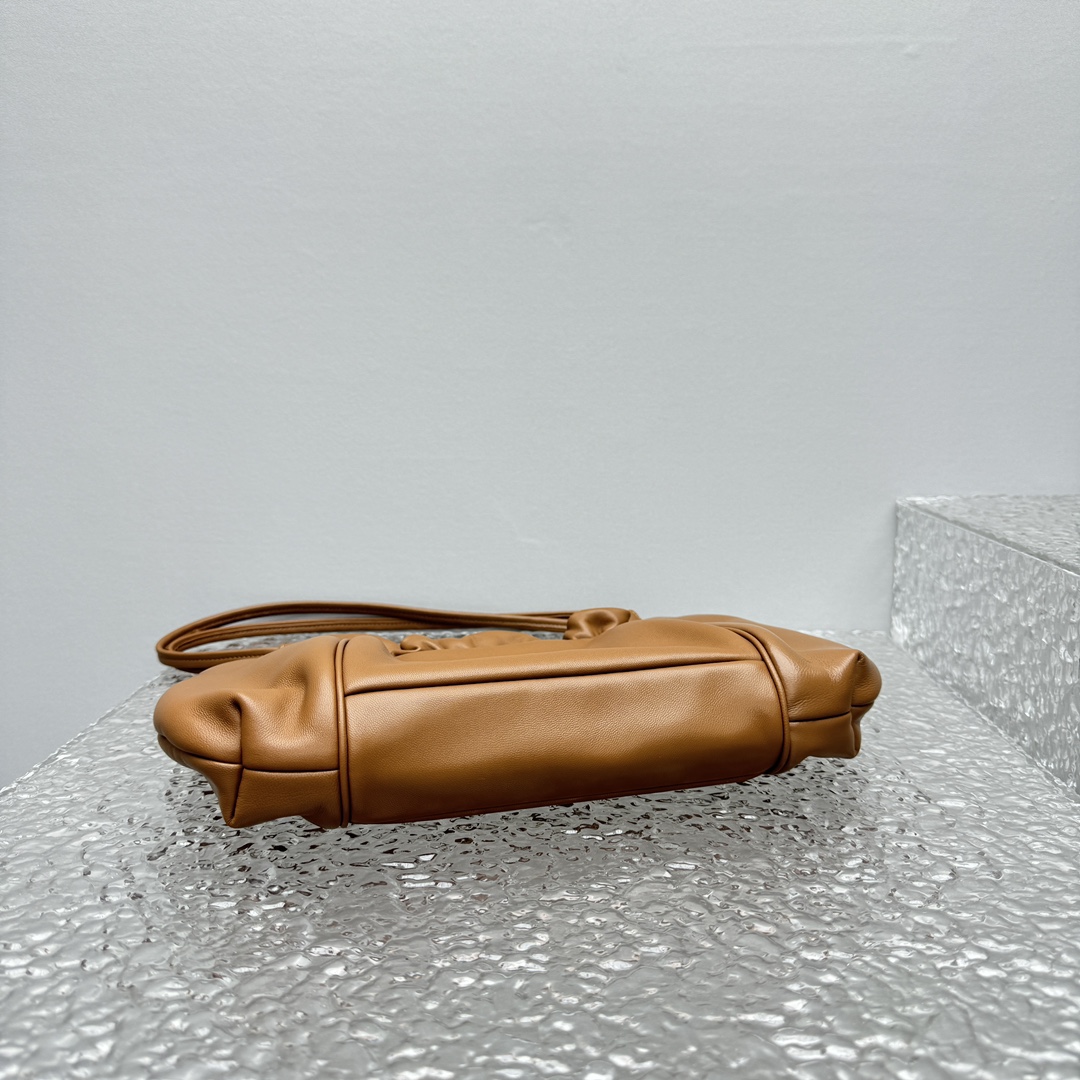 M*um*u wrinkle dumpling bag-38*19*7cm