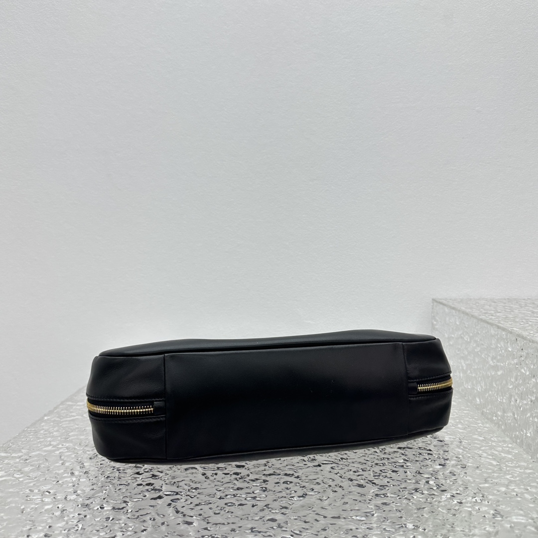 M*um*u leather hobo bag-35*18*9cm