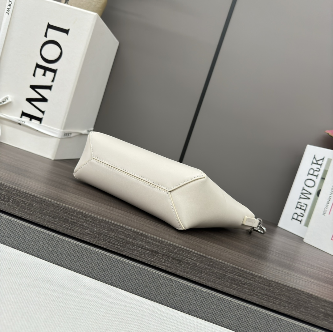 L0ew* puzzle fold pouch-23*6.5*15.5cm