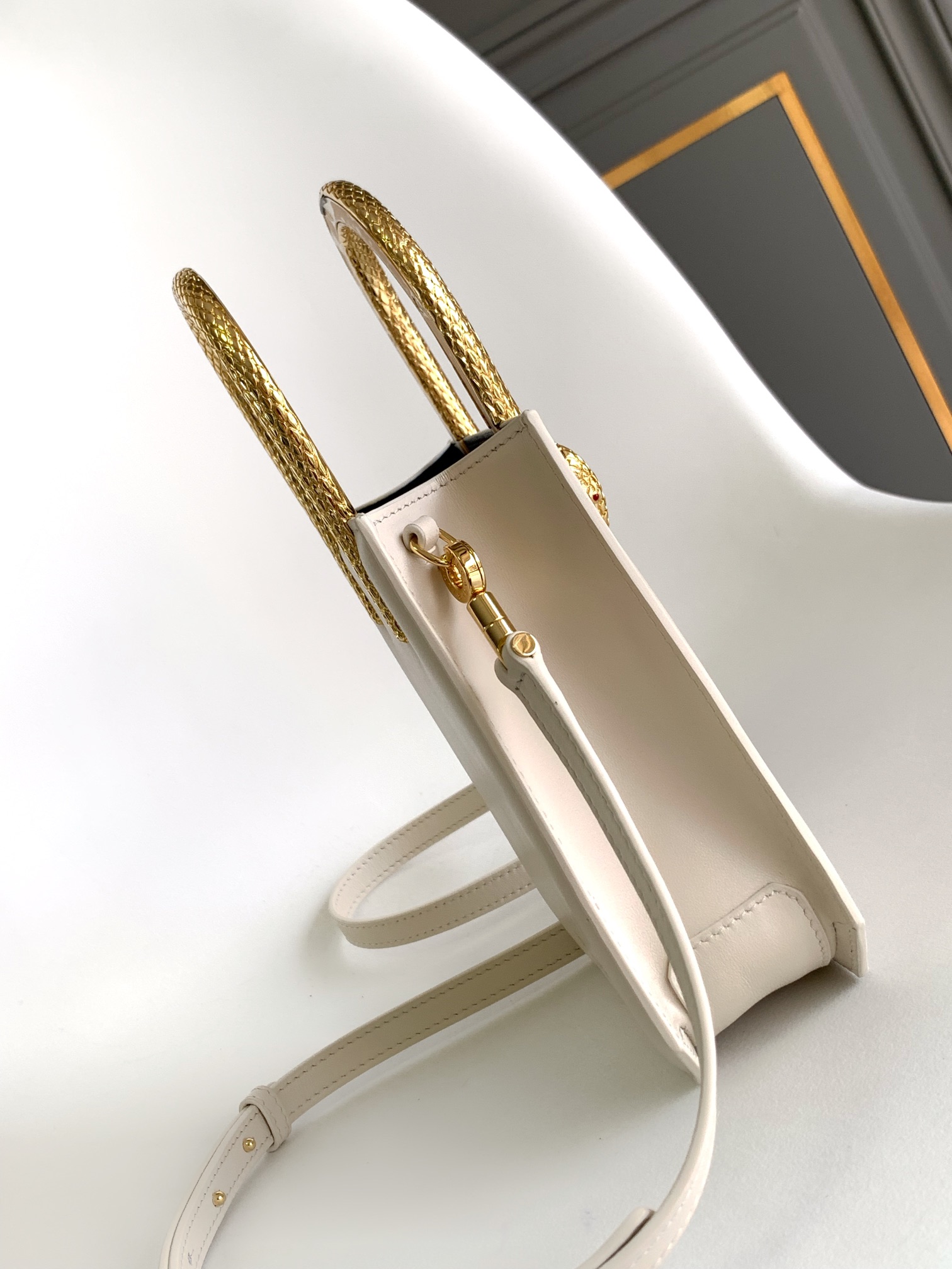 B*l*ai serpentine tote bag-13 x 17.5 x 5.5 cm